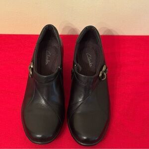 Clarks Women's Black Leather Bootie Size 7.5